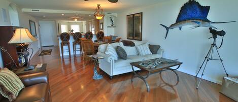 Smart-TV, DVD-Player, Tischtennisplatte