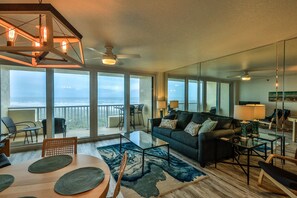 Smart TV, ping pong - Inlet #902 - 1BD 1BA Dazzling Beach Getaway (New Smyrna Beach)