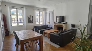 Télévision, chaßne hi-fi, espaces bureaux