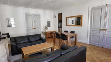 Télévision, chaßne hi-fi, espaces bureaux