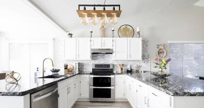 Luxury 3-Bedroom Home with Pool Near Stadium-Perfect for Game Weekends