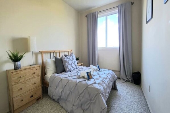 2 bedrooms, desk, free WiFi, bed sheets