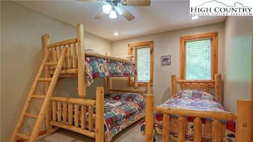 7 bedrooms, free WiFi, bed sheets