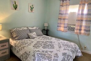 2 bedrooms, desk, iron/ironing board, free WiFi