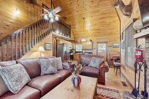 Televisión, chimenea y futbolito