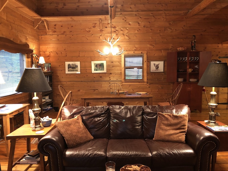 Cabin With Teton View Nestled Between Grand Teton National Park And Yellowstone - Two Ocean Lake, WY