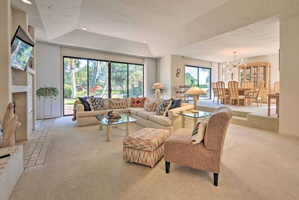 Smart TV, fireplace, ping pong, books