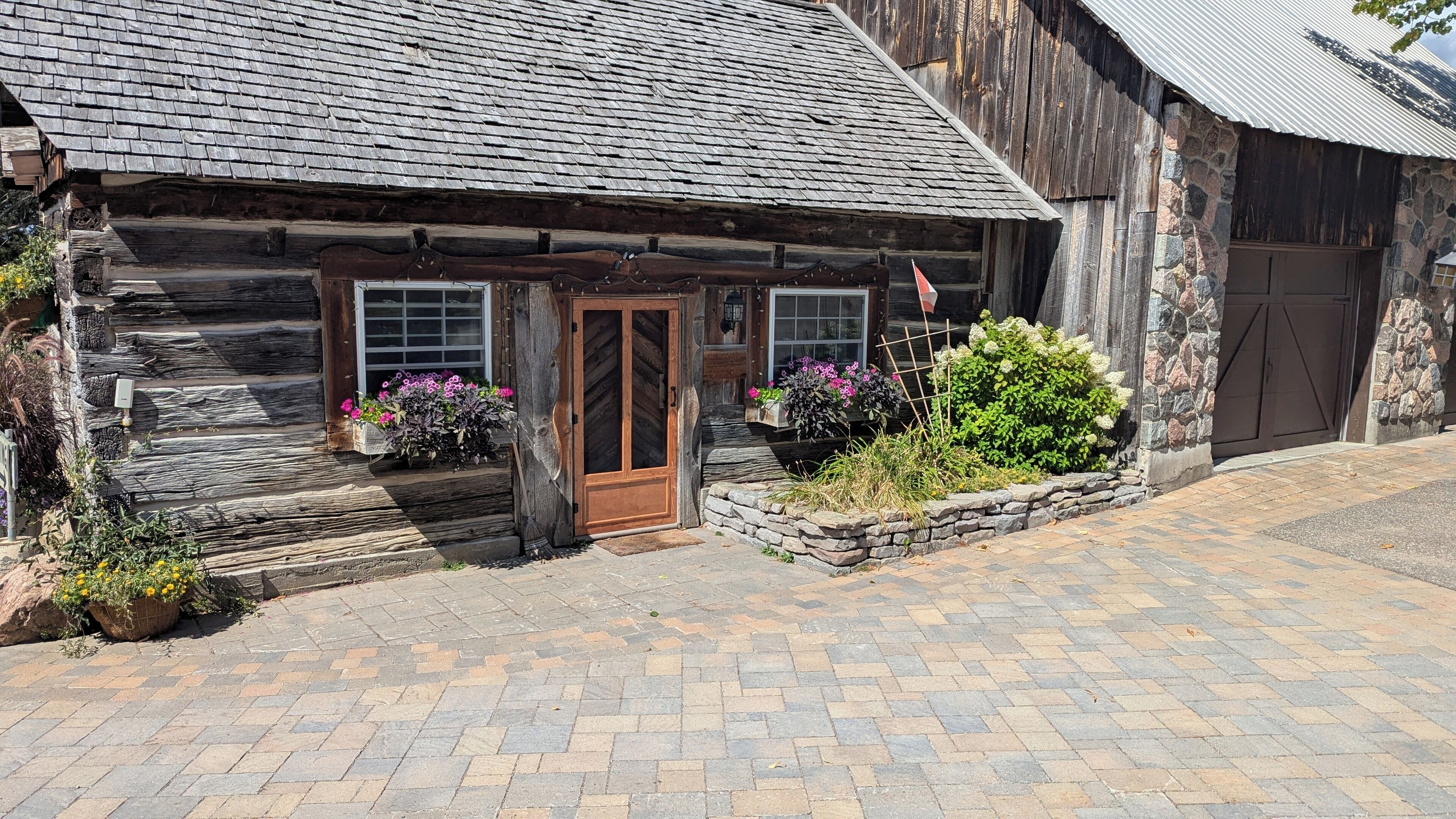 تفاصيل الفندق من الخارج