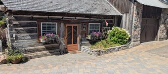 1866 Pre-Confederation Log cabin at Gerber's 