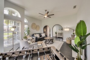 Games room - In the “Heart of The Cape" pool home, Sleeps 13 (Cape Coral)