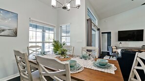 Dining - In the “Heart of The Cape" pool home, Sleeps 13 (Cape Coral)