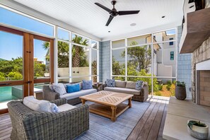 TV, caminetto, lettore DVD, videoteca