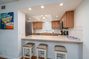 Condo, 2 Bedrooms | Private kitchen