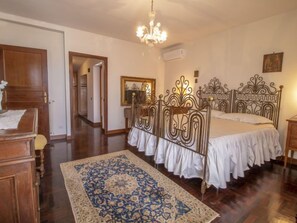 6 bedrooms, WiFi