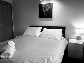 2 bedrooms, bed sheets