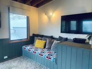 TV - Powda Sea Chalet (Dinner Plain)