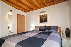 3 bedrooms, bed sheets