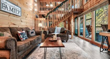 Located Directly Between Gatlinburg & Pigeon Forge -EV Chrgr🚙🪫🔌-Amazing Reviews🏅