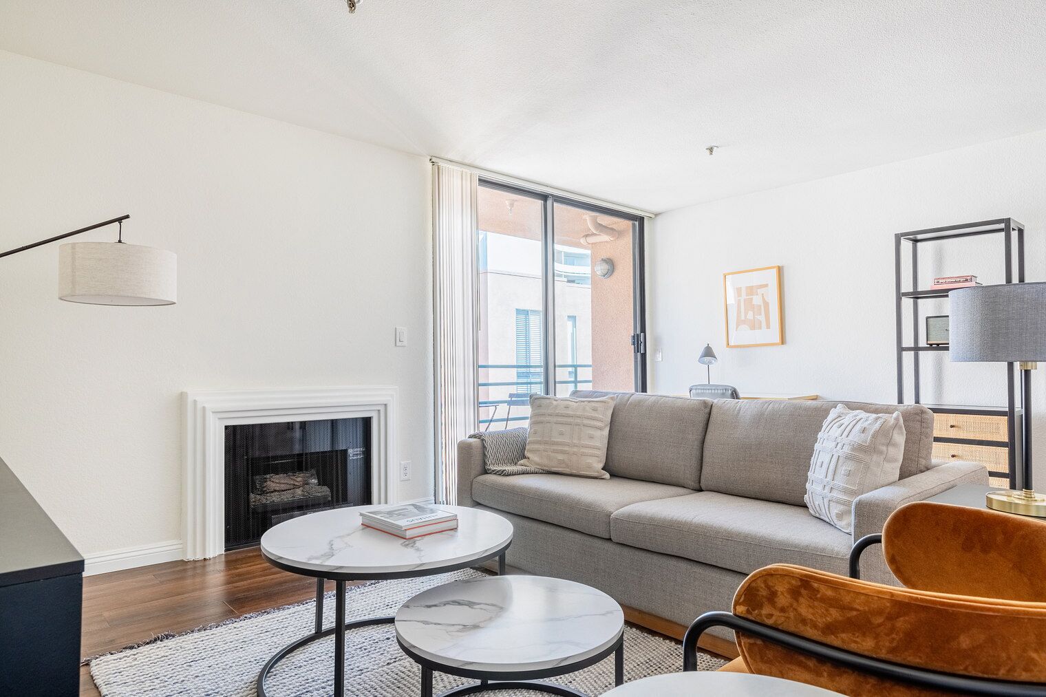 Elegant Hollywood 1BR w/ Pool, walk to metro, restaurants, by Blueground