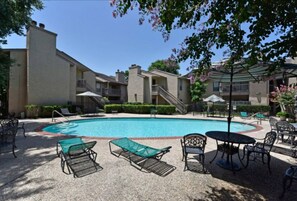 Outdoor pool - PRIVATE CONDO NEAR DOWNTOWN  (Houston)