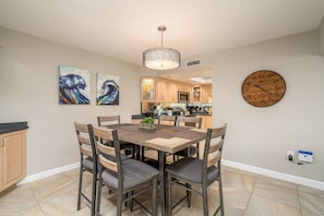 Dining room - Island Winds 502 by Coastal Vacation Properties (Fort Myers Beach)
