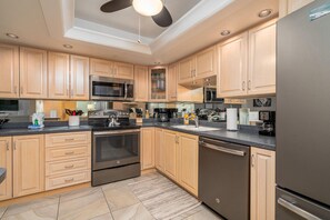 Condo, 2 Bedrooms | Private kitchen