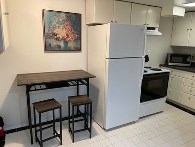 Olympic Hills six bed haven with hot tub and grill