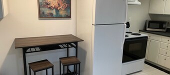 Olympic Hills six bed haven with hot tub and grill