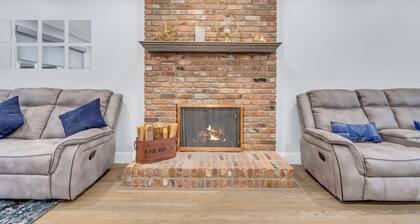 Cozy Family Home | Fireplace | 1 HR To NYC