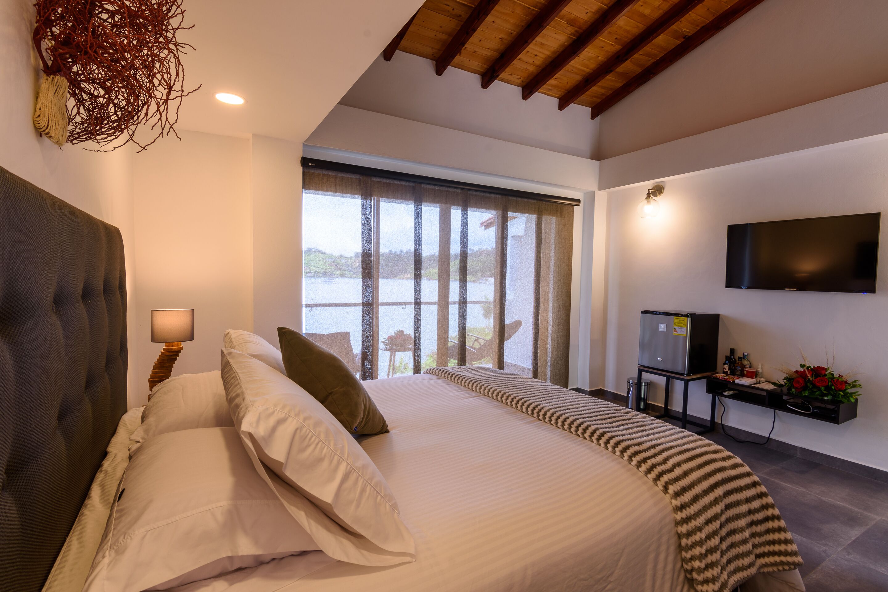 superior room | 1 bedroom, premium bedding, memory-foam beds, in-room safe