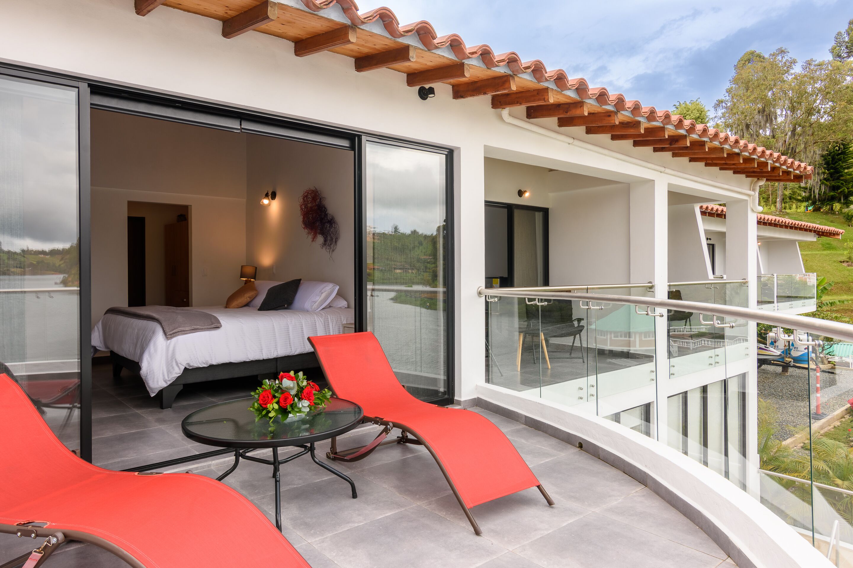 ジュニア ルーム | バルコニー