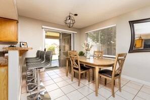Dining - Walk to Stadium|Westgate|Glendale (Glendale)