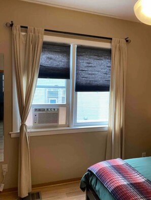 2 bedrooms, desk, free WiFi, bed sheets