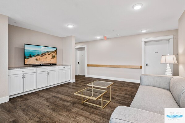 Unclassified image, 1 of 33, button - 🏖️ Gold Coast Inn | Breathtaking Sunsets w/ Lake View ➠ 202 (Traverse City)