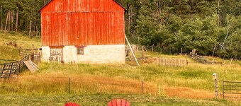 Nemo Farmhouse on Centennial Trail With a View