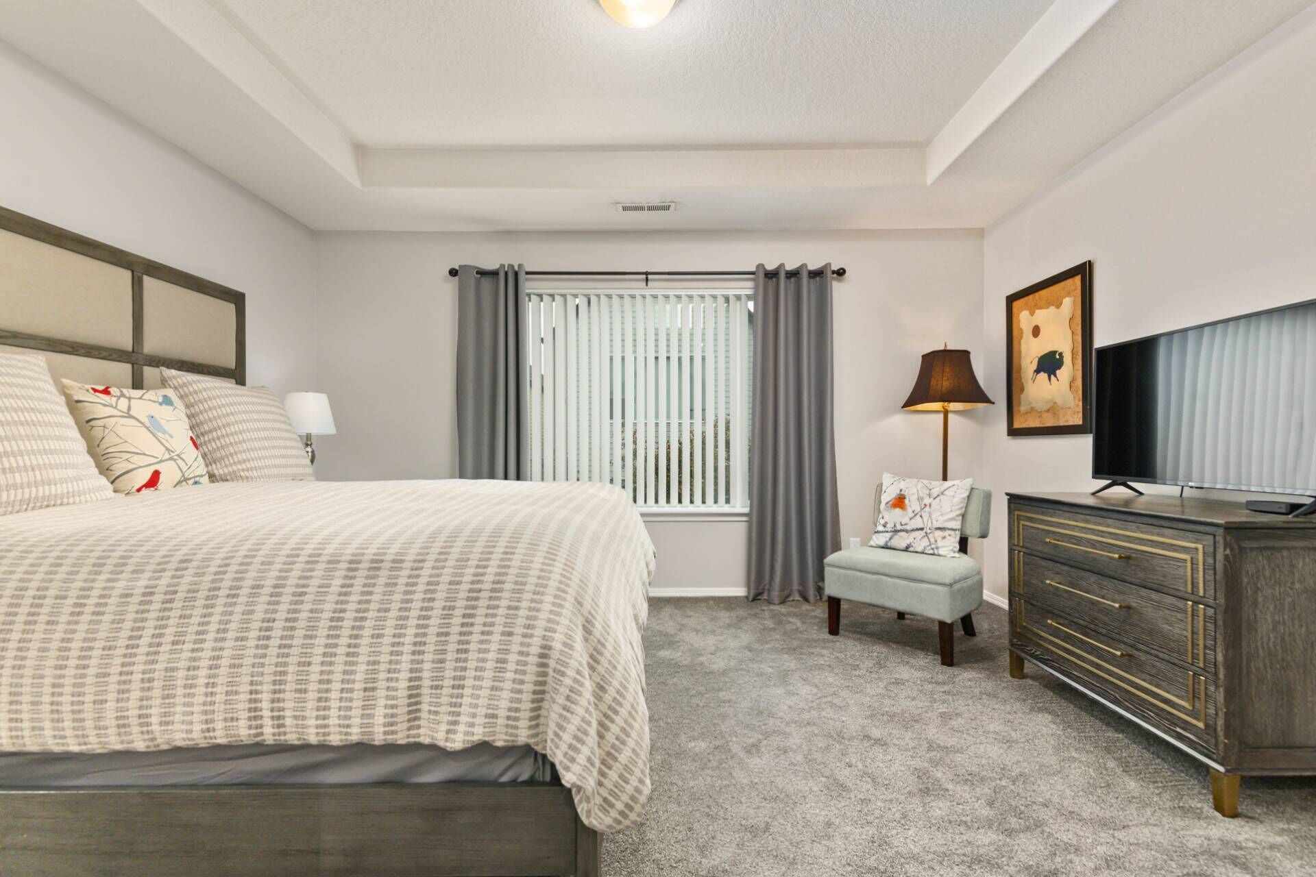 Wonderful Suburban Location, New Décor, BBQ, Close 2 Restaurants, Dogs Allowed, 12 Miles to Portland
