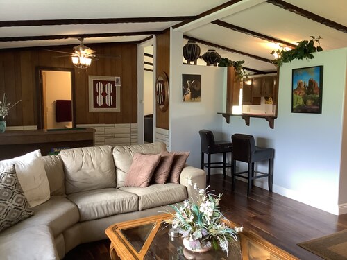 Neat Retreat, Fast WiFi, Ski Sipapu, Hike, Fish, Hunt,
Wineries, pet friendly 