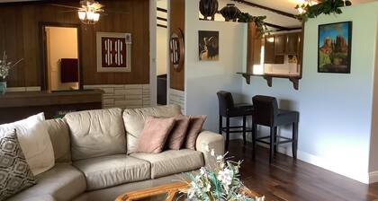 Neat Retreat, Fast WiFi, Ski Sipapu, Hike, Fish, Hunt,
Wineries, pet friendly