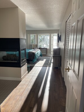 2 bedrooms, desk, iron/ironing board, free WiFi