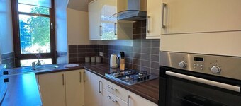 No 10 - Immaculate top floor city centre two bed flat suitable for 4 guests.