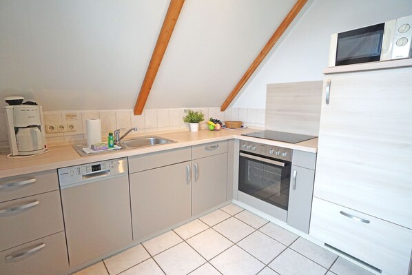Fridge, microwave, oven, dishwasher