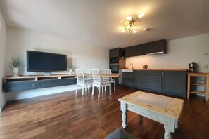 Dining - Smilla vacation apartment in Sellin - Smilla: 45m², 2-room, 4 pers., terrace, garden (Sellin)