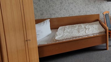 1 slaapkamer, een bureau, wifi, beddengoed