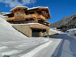 Unclassified image, 3 of 54, button