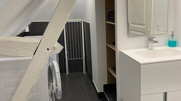 2 soverom, wi-fi (inkludert) og sengetøy