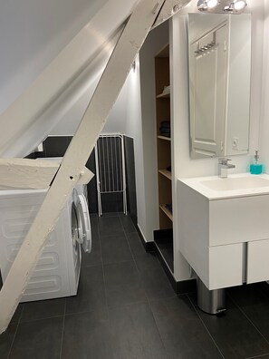 2 habitaciones, wifi gratis y ropa de cama 