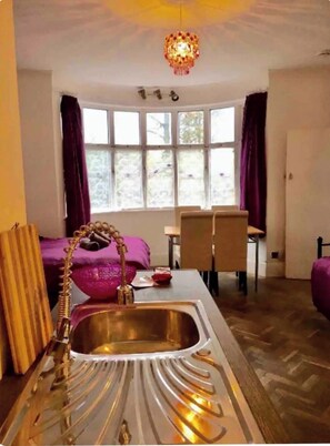 4 Schlafzimmer, Bügeleisen/Bügelbrett, WLAN, Bettwäsche