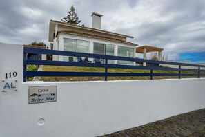 Exterior - Private property with stunning views of the Atlantic Ocean (Ponta Delgada-Açores)