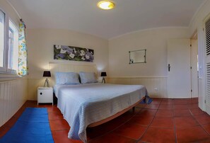 2 bedrooms, iron/ironing board, travel cot, free WiFi - Private property with stunning views of the Atlantic Ocean (Ponta Delgada-Açores)