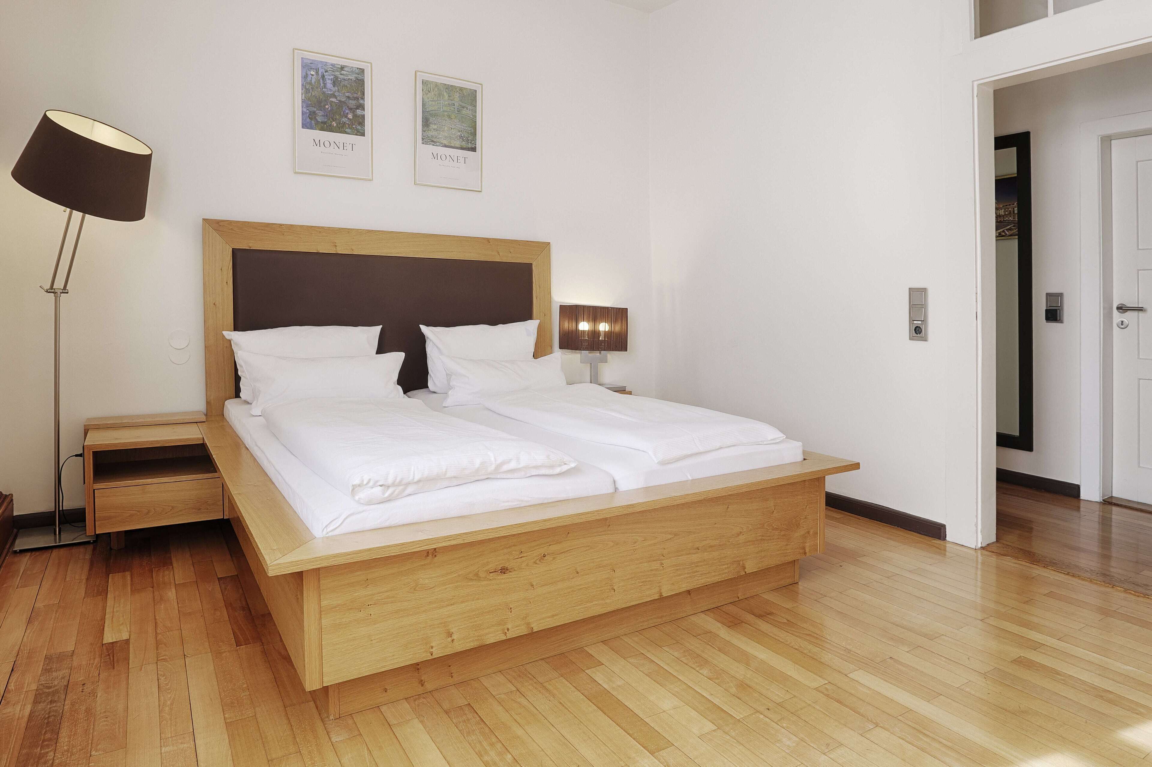 Bureau, chambres insonorisées, Wi-Fi gratuit, draps fournis
